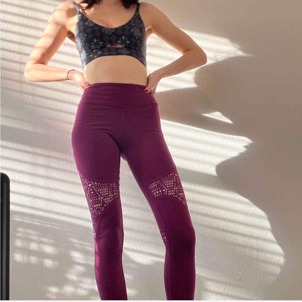 ALO Enso Leggings w/ Mesh Cutouts